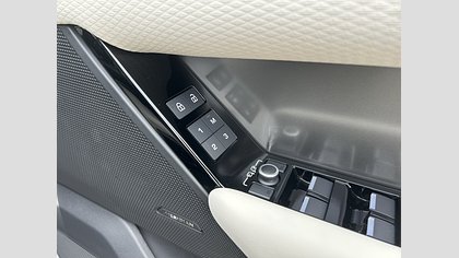 Range Rover Velar 25