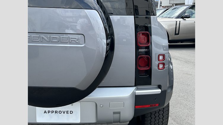 2023 認定中古車 Land Rover Defender 110 アイガーグレイ D300 AWD（AT） S