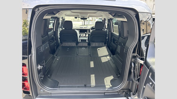 2023 認定中古車 Land Rover Defender 110 アイガーグレイ D300 AWD（AT） S