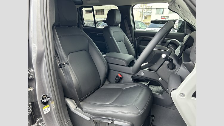 2023 認定中古車 Land Rover Defender 110 アイガーグレイ D300 AWD（AT） S