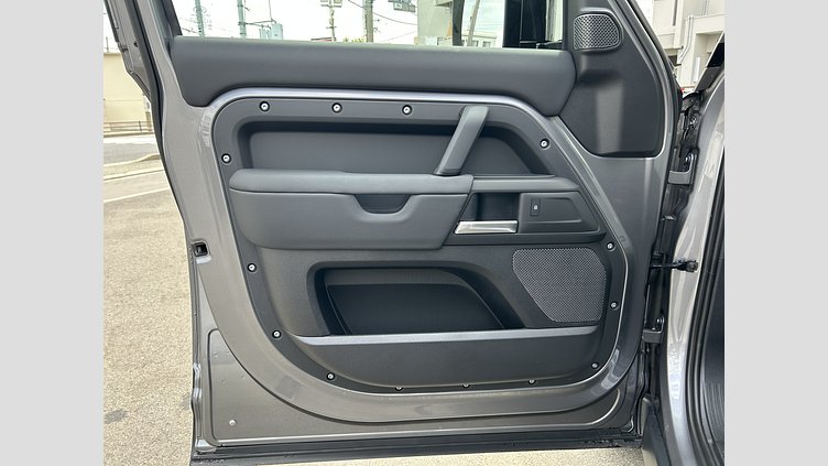 2023 認定中古車 Land Rover Defender 110 アイガーグレイ D300 AWD（AT） S