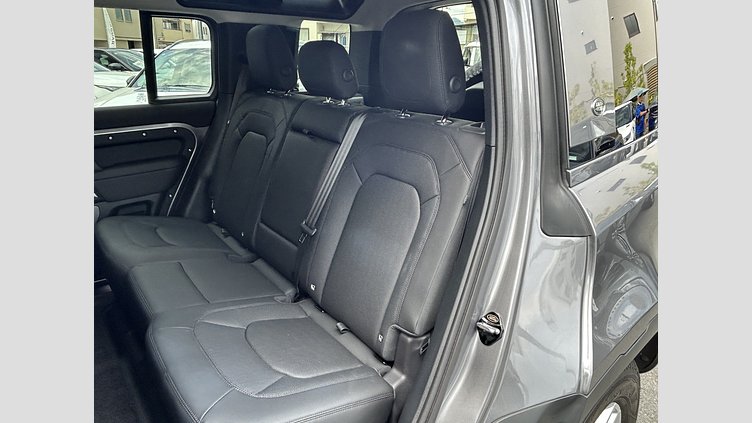 2023 認定中古車 Land Rover Defender 110 アイガーグレイ D300 AWD（AT） S