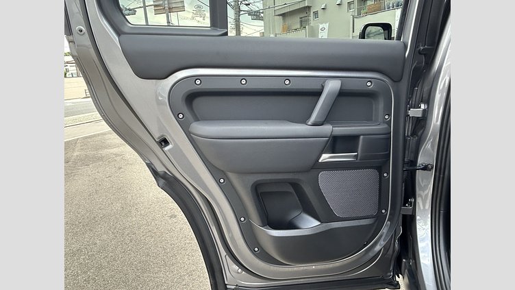 2023 認定中古車 Land Rover Defender 110 アイガーグレイ D300 AWD（AT） S