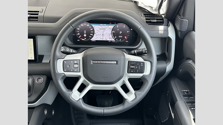 2023 認定中古車 Land Rover Defender 110 アイガーグレイ D300 AWD（AT） S
