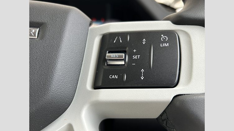 2023 認定中古車 Land Rover Defender 110 アイガーグレイ D300 AWD（AT） S