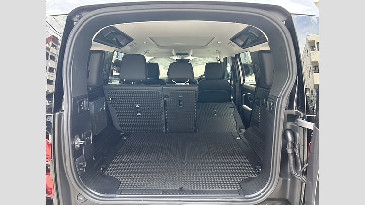 2023 認定中古車 Land Rover Defender 110 アイガーグレイ D300 AWD（AT） S