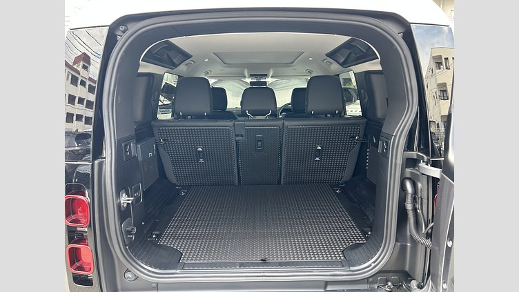 2023 認定中古車 Land Rover Defender 110 アイガーグレイ D300 AWD（AT） S