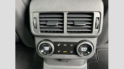 Range Rover Velar 142