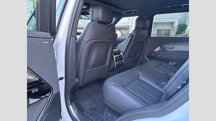 2024 認定中古車 Land Rover Range Rover Sport オストゥーニパールホワイト D300マイルドハイブリッド  Dynamic SE