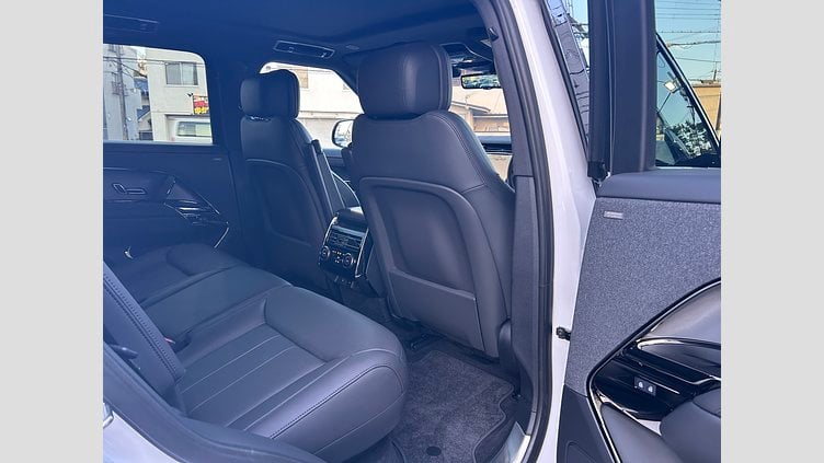2024 認定中古車 Land Rover Range Rover Sport オストゥーニパールホワイト D300マイルドハイブリッド  Dynamic SE