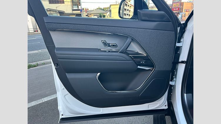 2024 認定中古車 Land Rover Range Rover Sport オストゥーニパールホワイト D300マイルドハイブリッド  Dynamic SE