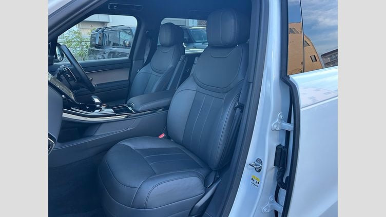 2024 認定中古車 Land Rover Range Rover Sport オストゥーニパールホワイト D300マイルドハイブリッド  Dynamic SE