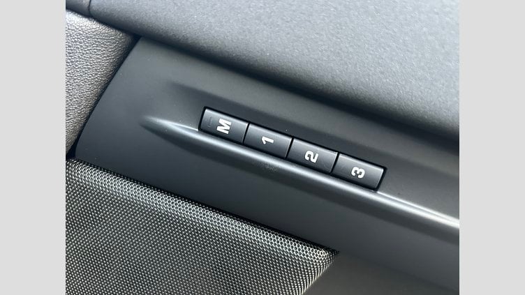 2023 認定中古車 Land Rover Range Rover Evoque サントリーニブラック D200マイルドハイブリッド（ディーゼル）  DYNAMIC SE