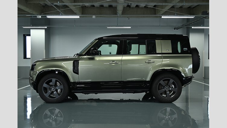 2024 認定中古車 Land Rover Defender 110 パンゲアグリーン D300 AWD（AT） X-DYNAMIC HSE