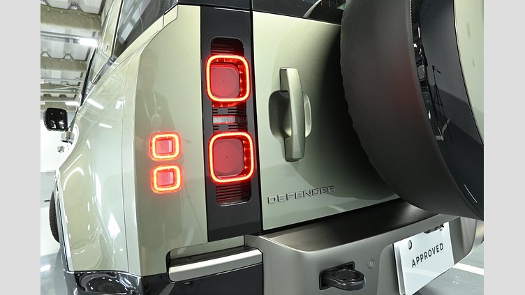 2024 認定中古車 Land Rover Defender 110 パンゲアグリーン D300 AWD（AT） X-DYNAMIC HSE