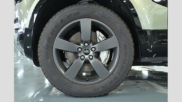 2024 認定中古車 Land Rover Defender 110 パンゲアグリーン D300 AWD（AT） X-DYNAMIC HSE