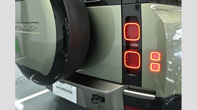 2024 認定中古車 Land Rover Defender 110 パンゲアグリーン D300 AWD（AT） X-DYNAMIC HSE