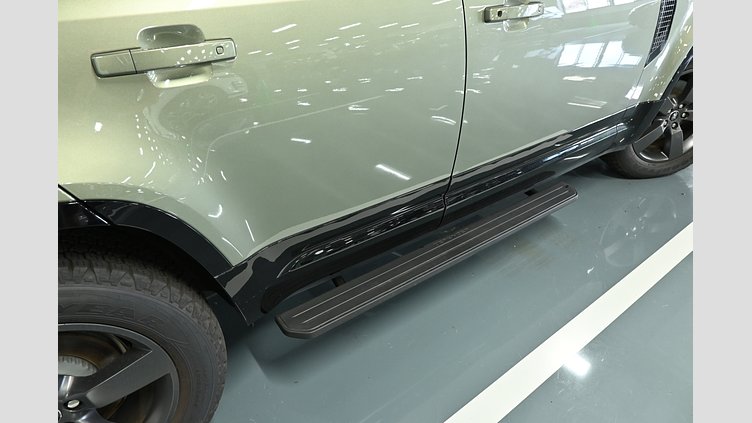 2024 認定中古車 Land Rover Defender 110 パンゲアグリーン D300 AWD（AT） X-DYNAMIC HSE