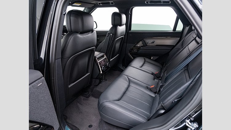 2024 認定中古車 Land Rover Range Rover Sport サントリーニブラック D300マイルドハイブリッド スタンダードホイールベース Dynamic SE
