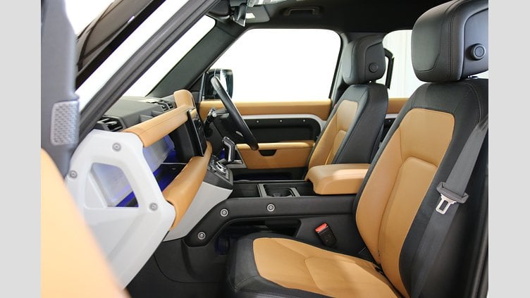 2023 認定中古車 Land Rover Defender 110 フジホワイト D300 AWD（AT） X-DYNAMIC HSE