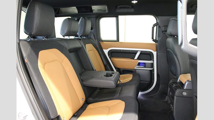 2023 認定中古車 Land Rover Defender 110 フジホワイト D300 AWD（AT） X-DYNAMIC HSE