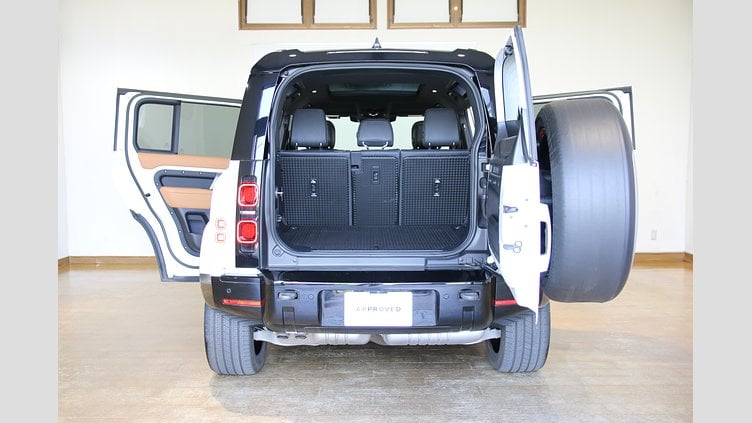 2023 認定中古車 Land Rover Defender 110 フジホワイト D300 AWD（AT） X-DYNAMIC HSE