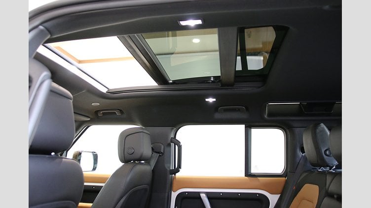 2023 認定中古車 Land Rover Defender 110 フジホワイト D300 AWD（AT） X-DYNAMIC HSE