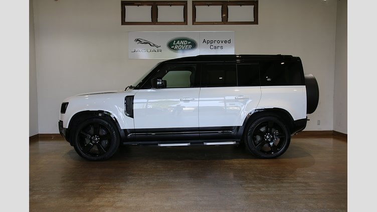 2023 認定中古車 Land Rover Defender 110 フジホワイト D300 AWD（AT） X-DYNAMIC HSE
