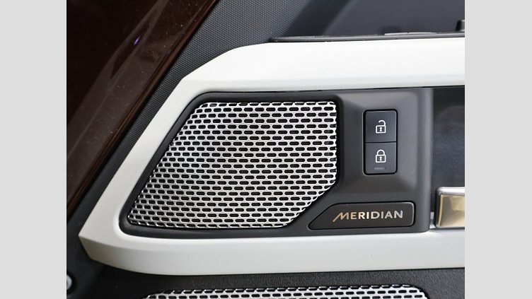 2022 認定中古車 Land Rover Defender 130 セドナレッド D300 AWD AUTOMATIC MHEV FIRST EDITION