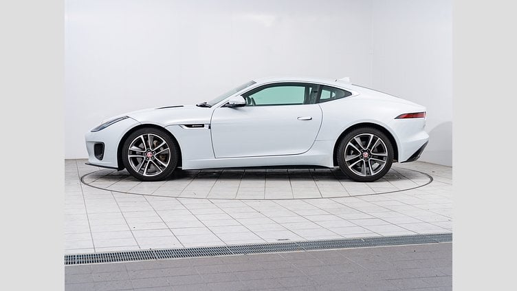 2019 認定中古車 Jaguar F-Type ユーロン ホワイト (メタリック) ジャガー 2.0リッターi4 300PS ターボチャージドガソリンエンジン (オートマチックトランスミッション) F-TYPEクーペ R-DYNAMIC