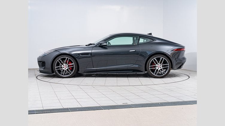 2019 認定中古車 Jaguar F-Type カルパチアン グレー (プレミアム・メタリック) ジャガー 2.0リッターi4 300PS ターボチャージドガソリンエンジン (オートマチックトランスミッション) F-TYPEクーペ CHEQUERED FLAG