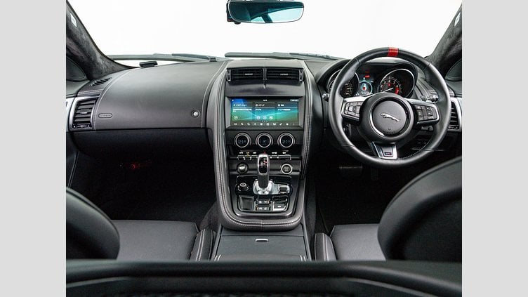 2019 認定中古車 Jaguar F-Type カルパチアン グレー (プレミアム・メタリック) ジャガー 2.0リッターi4 300PS ターボチャージドガソリンエンジン (オートマチックトランスミッション) F-TYPEクーペ CHEQUERED FLAG