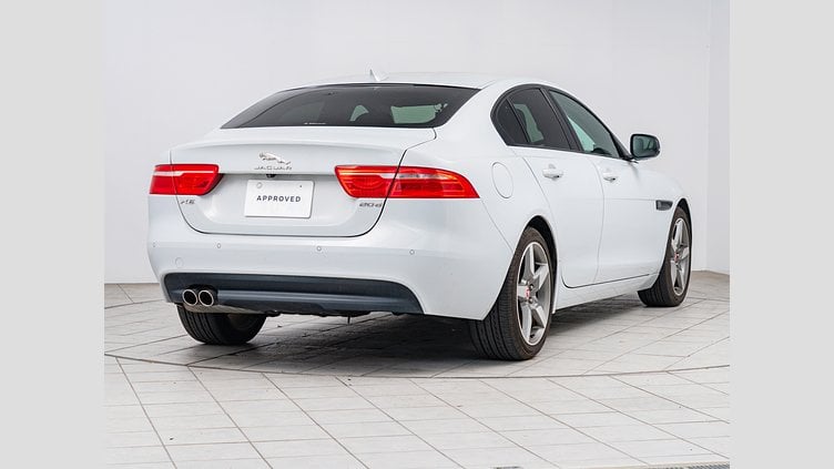 2018 認定中古車 Jaguar XE Yulong White 2WD　 プレステージ