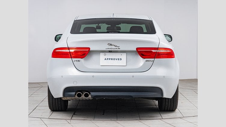 2018 認定中古車 Jaguar XE Yulong White 2WD　 プレステージ