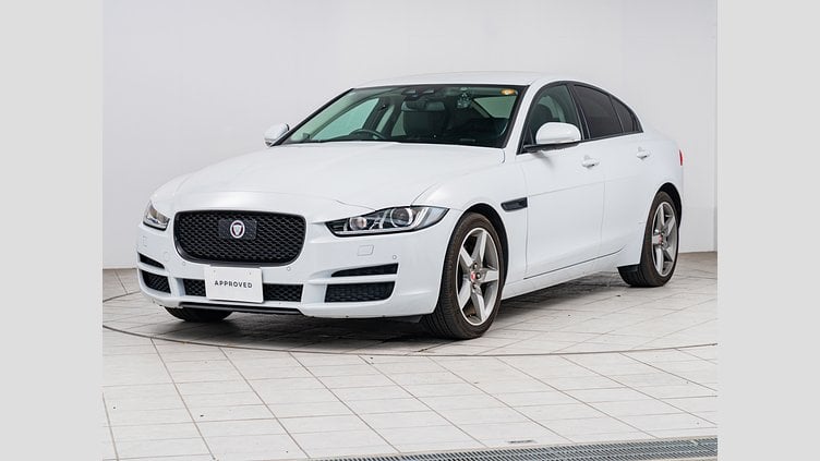 2018 認定中古車 Jaguar XE Yulong White 2WD　 プレステージ