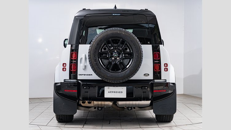 2023 認定中古車 Land Rover Defender 110 ユーロンホワイト D300 AWD（AT） X-DYNAMIC SE