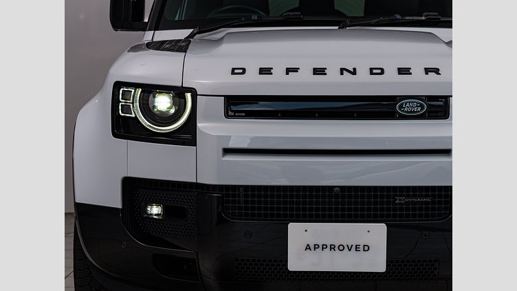 2023 認定中古車 Land Rover Defender 110 ユーロンホワイト D300 AWD（AT） X-DYNAMIC SE