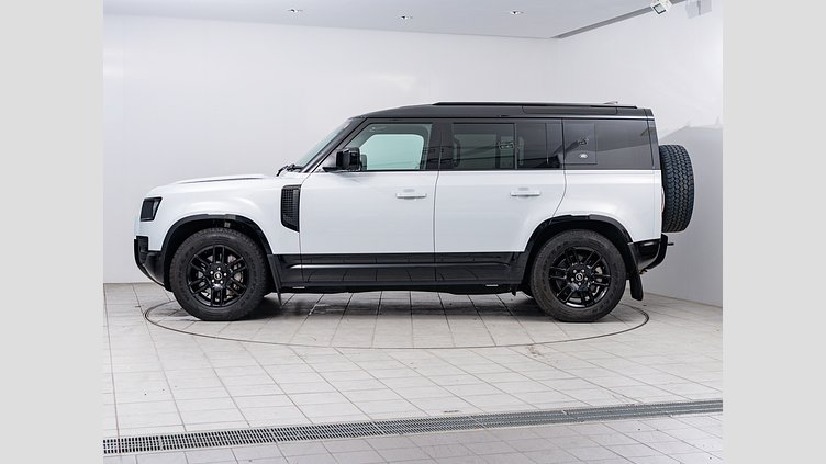 2023 認定中古車 Land Rover Defender 110 ユーロンホワイト D300 AWD（AT） X-DYNAMIC SE