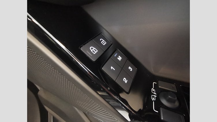 2024 認定中古車 Land Rover Range Rover Velar カルパチアングレイ D200マイルドハイブリッド（ディーゼル） スタンダードホイールベース S