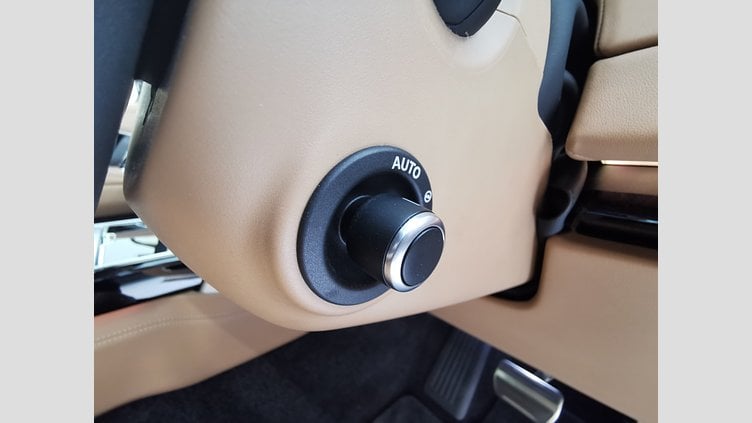 2023 認定中古車 Land Rover Range Rover オストゥーニパールホワイト D300 AWD MHEV（AT） スタンダードホイールベース AUTOBIOGRAPHY