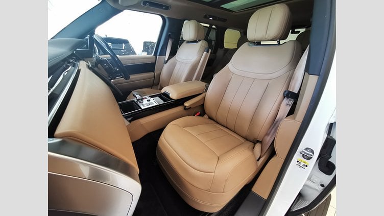 2023 認定中古車 Land Rover Range Rover オストゥーニパールホワイト D300 AWD MHEV（AT） スタンダードホイールベース AUTOBIOGRAPHY