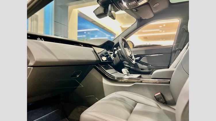 2024 認定中古車 Land Rover Range Rover Evoque フジホワイト P200（ガソリン） スタンダードホイールベース DYNAMIC SE