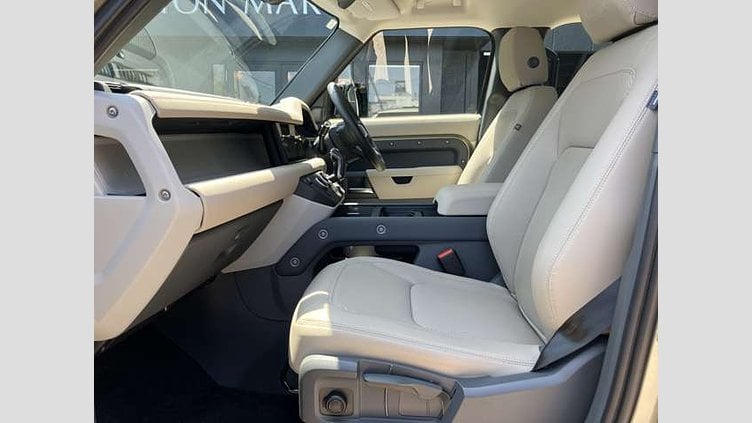 2023 認定中古車 Land Rover Defender 110 パンゲアグリーン P300 AWD（AT） S