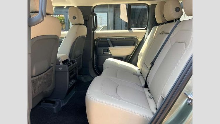 2023 認定中古車 Land Rover Defender 110 パンゲアグリーン P300 AWD（AT） S