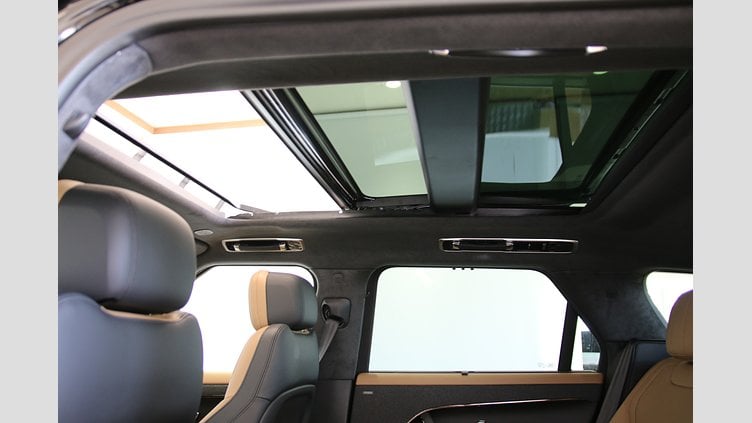 2024 認定中古車 Land Rover Range Rover Sport サントリーニブラック P550eプラグインハイブリッド（ガソリン） スタンダードホイールベース Autobiography
