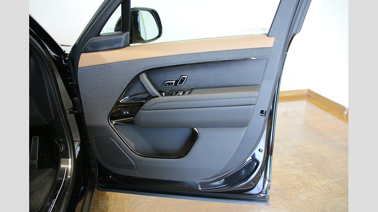 2024 認定中古車 Land Rover Range Rover Sport サントリーニブラック P550eプラグインハイブリッド（ガソリン） スタンダードホイールベース Autobiography