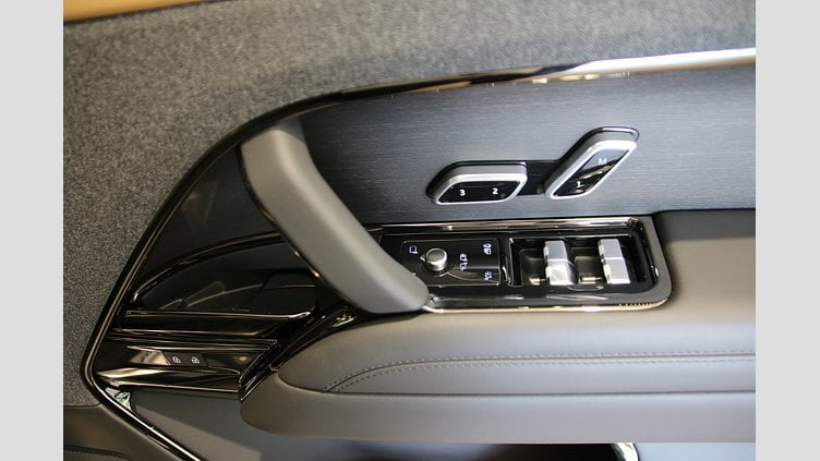 2024 認定中古車 Land Rover Range Rover Sport サントリーニブラック P550eプラグインハイブリッド（ガソリン） スタンダードホイールベース Autobiography