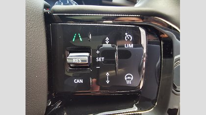 Range Rover Velar 25