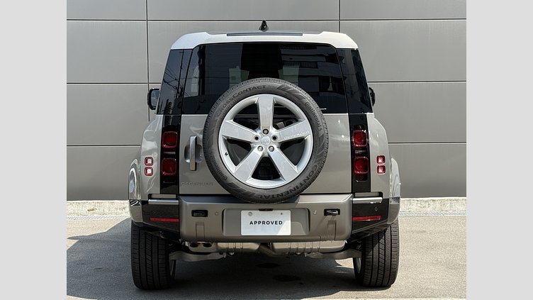 2024 認定中古車 Land Rover Defender 90 シリコンシルバー D350 ディーゼルマイルドハイブリッド X-Dynamic HSE