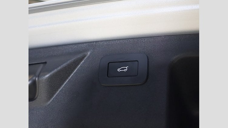 2022 認定中古車 Land Rover Discovery Sport Hakuba Silver 1.5 litre i3 PHEV​ R-Dynamic SE P 300e